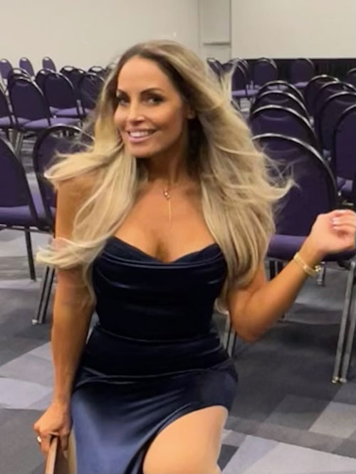 Trish Stratus accepts Lou Thesz Award: 'If she can see it, she can be it'